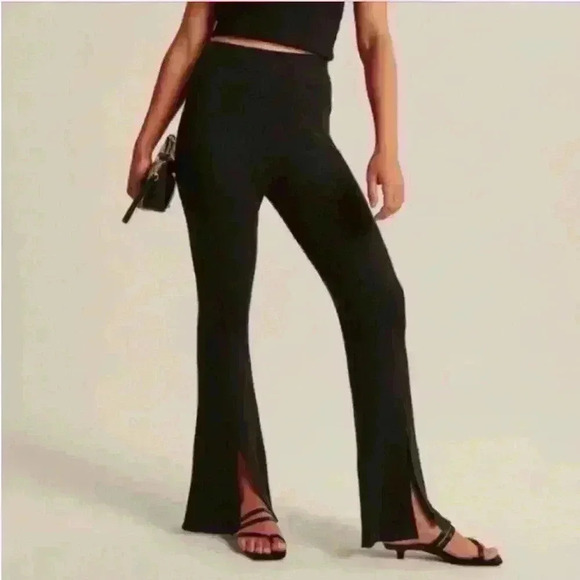 Abercrombie & Fitch Pants - Abercrombie & Fitch Heavy Knit Split Flare Ribbed Black Pants Women’s Size XS